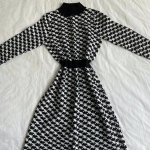 Oversized houndstooth check pattern knit dress